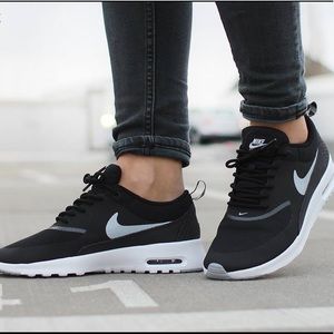 2/$40 Nike // Air Max Thea